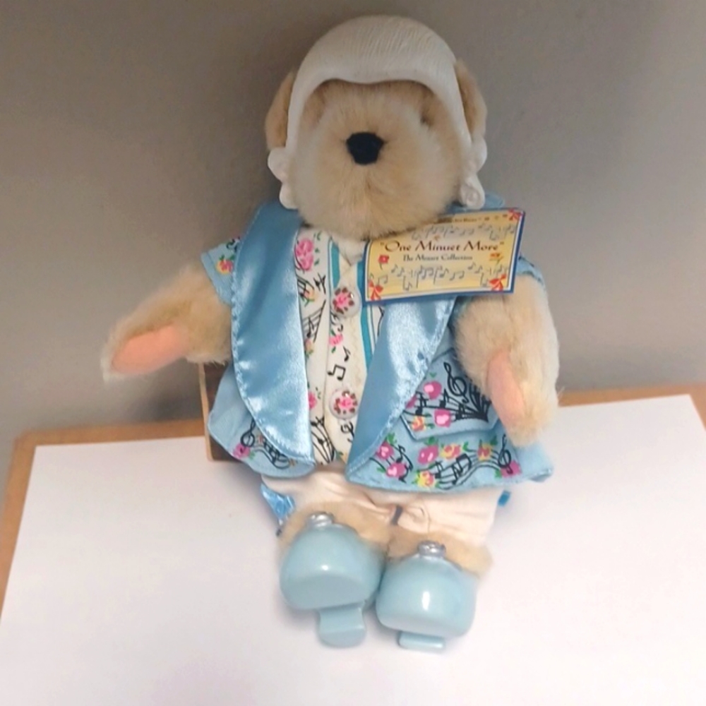 Muffy Vanderbear "one Minuet More "